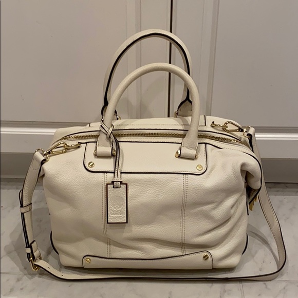 Vince Camuto Handbags - Vince Camuto cream colored Jill Satchel